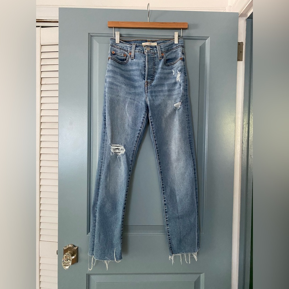 Levi’s Wedgie Straight Denim Jeans distressed size 26